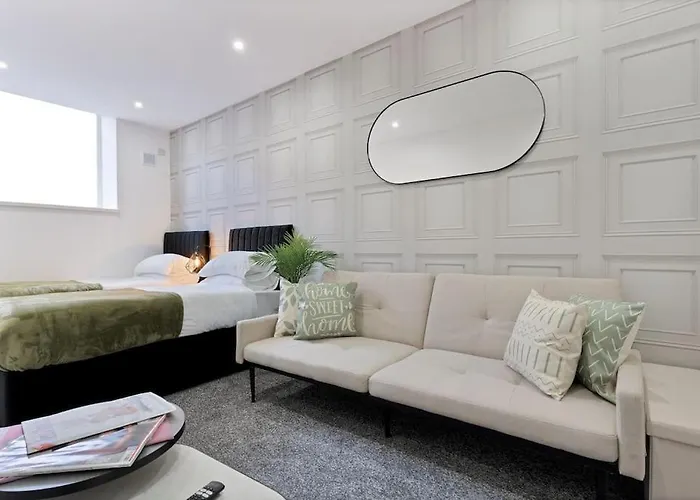 Luxurious Birmingham City Apt Cosy Retreat 1